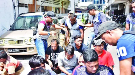 মালয়েশিয়ায় ইমিগ্রেশনের সাঁড়াশি অভিযানে দিশেহারা অবৈধরা