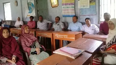 হোসেনপুরে জ্যেষ্ঠতা লঙ্ঘন করে প্রধান শিক্ষকের দায়িত্ব : অন্যদের অনির্দিষ্টকালের ক্লাস বর্জন