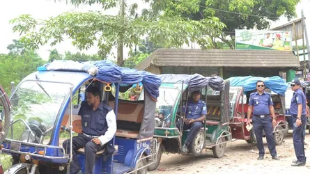 রংপুরে মহাসড়কে ধীরগতির যানবাহন বন্ধে সাঁড়াশি অভিযান