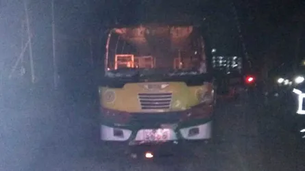 বাসচাপায় শ্রমিক নিহত, ঘাতক বাসে আগুন