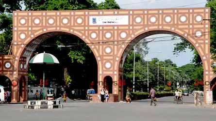 ঢাবিতে আবশ্যিক কোর্সের পরীক্ষা না নিয়েই দেয়া হচ্ছে ডিগ্রি