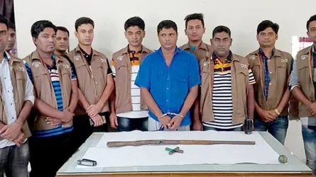 লক্ষ্মীপুরে অস্ত্র-গুলিসহ শীর্ষ সন্ত্রাসী গ্রেফতার