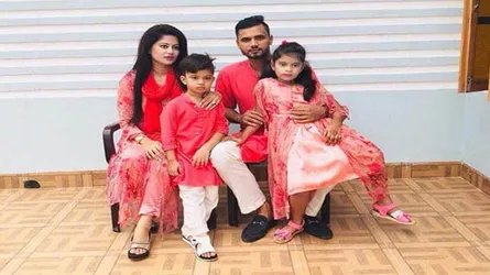 মাশরাফির বিবাহ বার্ষিকীতে ভক্তদের শুভেচ্ছা