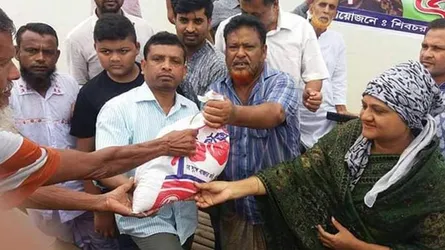 নদী ভাঙ্গনে ক্ষতিগ্রস্তদের পাশে পাশে বিএনপি নেত্রী নাদিরা মিঠু