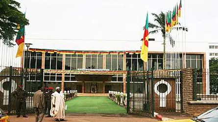 ক্যামেরুনে বাস্তুচ্যুত  ২ লাখ মানুষ