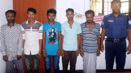 বালিয়াকান্দিতে ইয়াবা-গাঁজাসহ ৫ মাদক কারবারি গ্রেফতার