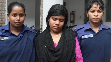দুধের টাকা জোগাড় করতে না পেরে সন্তানকে হত্যা করলেন মা