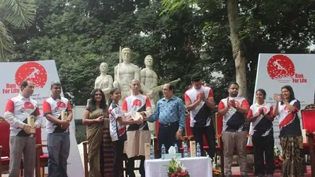 সুষ্ঠু পরিবেশে কমবে আত্মহত্যার প্রবণতা