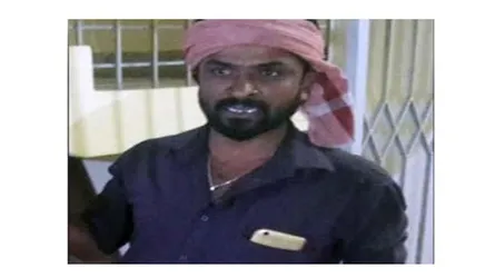 স্ত্রীর মাথা কেটে নিয়ে থানায় হাজির