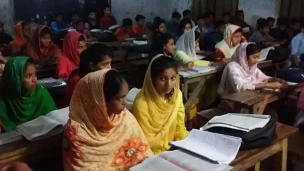 রাতেও বাধ্যতামূলক কোচিং ক্লাস !