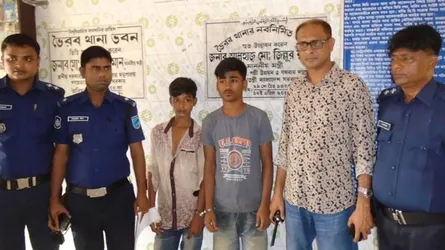 ভৈরবে ছিনতাইকারীর ছুরিকাঘাতে পথচারী আহত, আটক ২