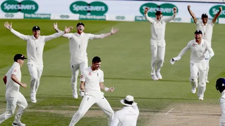 ভারত কী দেশের বাইরে ভেড়া হয়ে উঠছে?