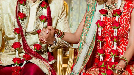 মুসলিম ছেলেদের হাত থেকে ‘বাঁচতে’ হিন্দু মেয়েদের জন্য ১০ পরামর্শ!