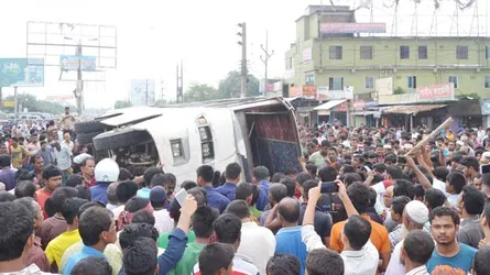 রংপুরে টার্মিনালেই ২ বাসের সংঘর্ষে ২ জন নিহত, আহত ৯
