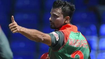 মাইলফলকের সামনে মাশরাফি