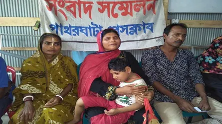 ‘আমাদের ছেলে ও স্বামীকে ফিরিয়ে দেন’