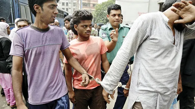 ভুতুড়ে আজগুবি মামলা ও কিছু প্রশ্ন