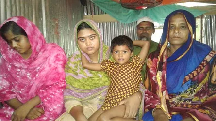 ১৩ দিনেও খোঁজ মেলেনি ৭ জেলের