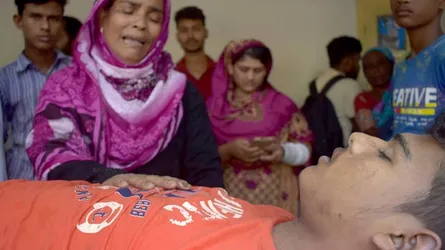 পূর্ব শত্রুতার জের ধরে দিন দুপুরে যুবককে পিটিয়ে হত্যা