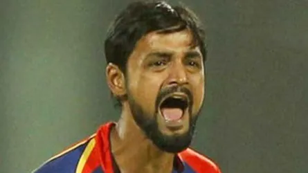 ১০ রানে ৮ উইকেট! বিশ্বরেকর্ড নাদিমের