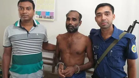 বলেশ্বর নদ থেকে আগ্নেয়াস্ত্রসহ জলদস্যু আটক