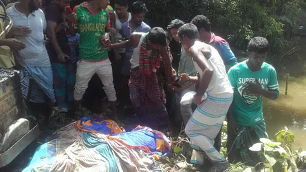 অটোরিকশায় তার ছিঁড়ে বিদ্যুৎস্পৃষ্ট হয়ে নিহত ৪