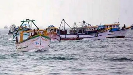 বাংলাদেশী ১৫ জেলেকে চিকিৎসা শেষে ভারতের আলীপুর কারাগারে প্রেরণ