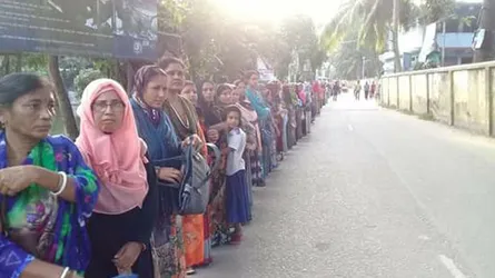 বানিয়াচংয়ে শিক্ষকের উপর হামলার প্রতিবাদে মানববন্ধন