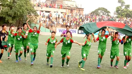 ৬ বছর ধরে বন্ধ মহিলা ফুটবল লিগ