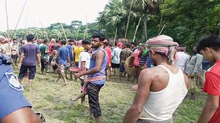 সালথায় আ’লীগের দুইগ্রুপের সংঘর্ষে আহত ৩০