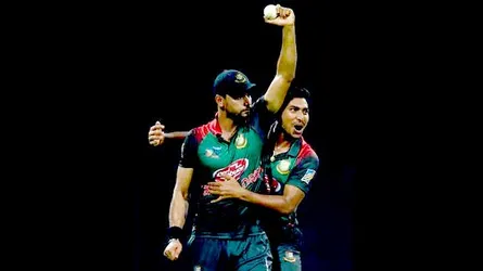মাশরাফি ভাইরাল (ভিডিও)