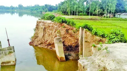 গোবিন্দগঞ্জে বাঁধ সংস্কার না করায় ৯৪ কোটি টাকার ফসলের ক্ষতি