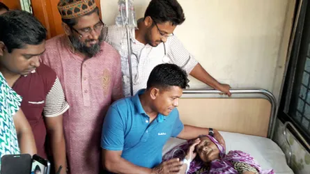 সেই মায়ের চিকিৎসার দায়িত্ব নিলেন স্বরাষ্ট্রমন্ত্রী : ২ সন্তান আটক