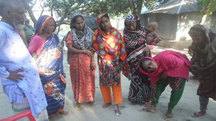 ঝিনাইদহের দুটি গ্রামের সবাই সাপে কামড়িয়েছে!