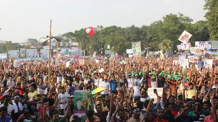 স্লোগানে মুখরিত সোহরাওয়ার্দী উদ্যান