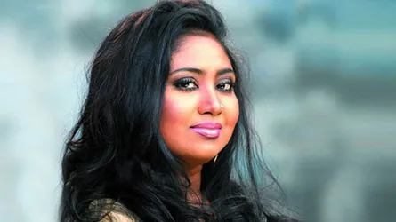 বেবী নাজনীনের বিরুদ্ধে কারা লড়ছেন?