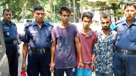 আগৈলঝাড়ায় ইয়াবাসহ তিন ব্যবসায়ী গ্রেফতার