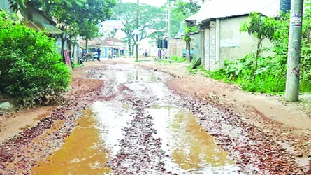 হোসেনপুর-নান্দাইল সড়কের বেহাল দশা : যানবাহন চলাচলে দুর্ভোগ