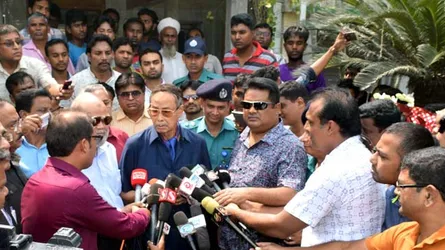 জাতীয় পার্টির মধ্যে কোনো দলীয় বিভেদ নেই : এরশাদ