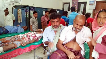 নড়াইলে গ্রামবাসীর মধ্যে সংঘর্ষে নারীসহ আহত ২৫