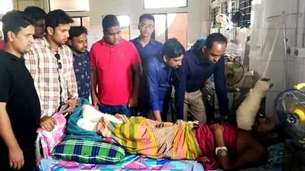 গেস্টরুমে ছাত্রলীগের হাতে মারধরের শিকার দুই ঢাবি শিক্ষার্থী