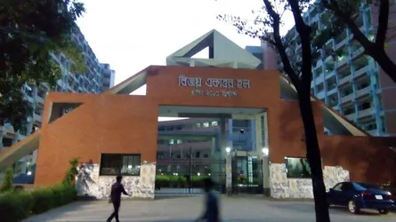 ঢাবিতে গেস্টরুম বিচার, শিক্ষার্থীকে মেরে অজ্ঞান করল ছাত্রলীগ