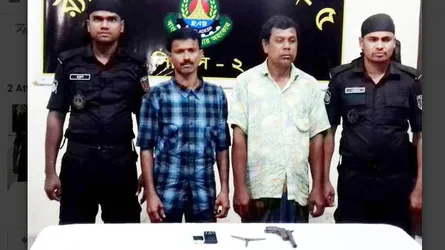 আত্রাইয়ে শুটারগান ও গুলিসহ ২ অস্ত্র ব্যবসায়ী গ্রেফতার