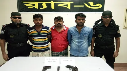 খুলনায় যুবলীগ নেতাসহ গ্রেফতার ৩, আগ্নেয়াস্ত্র ও গুলি উদ্ধার