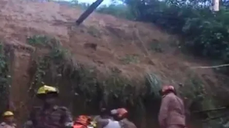 চট্টগ্রামে পাহাড় ও দেয়াল ধসে নিহত ৪