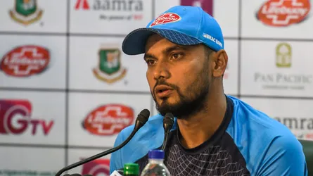পিচ নিয়ে সতীর্থদের সতর্ক করলেন মাশরাফি