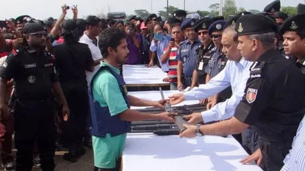 জলদস্যুরা কেন আত্মসমর্পণ করছে?