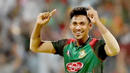 প্রথম বলেই উইকেট পেলেন মোস্তাফিজ