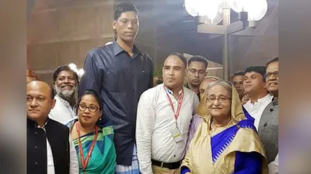 যে কারণে বিশ্বের সবচেয়ে লম্বা মানুষটি সাক্ষাৎ করলেন প্রধানমন্ত্রীর সাথে