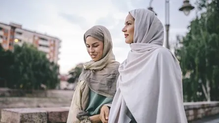 বন্ধু তোমার পথের সাথীকে চিনে নিও...